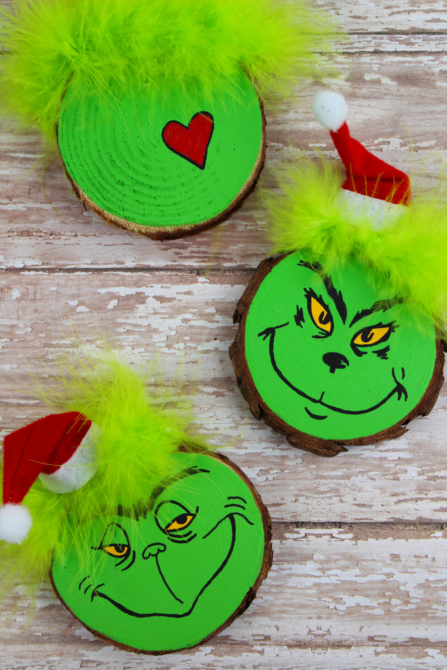 Wood Slice Grinch Christmas Tree Ornament Craft