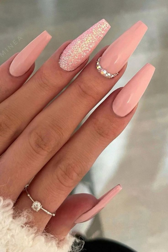 Best Christmas acrylic nails  to light up your holiday
