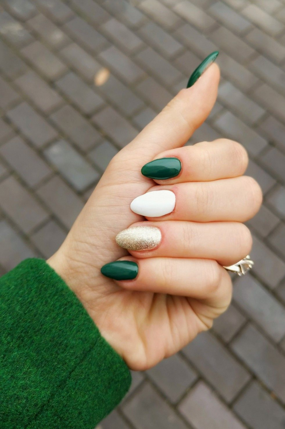 Christmas manicure Green Gold Christmas nails  Green nails