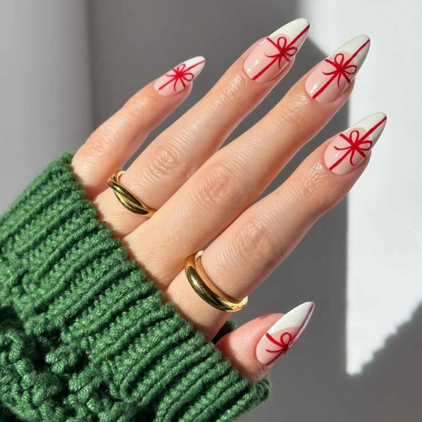 Christmas Nail Ideas to Ring in the Holiday Spirit