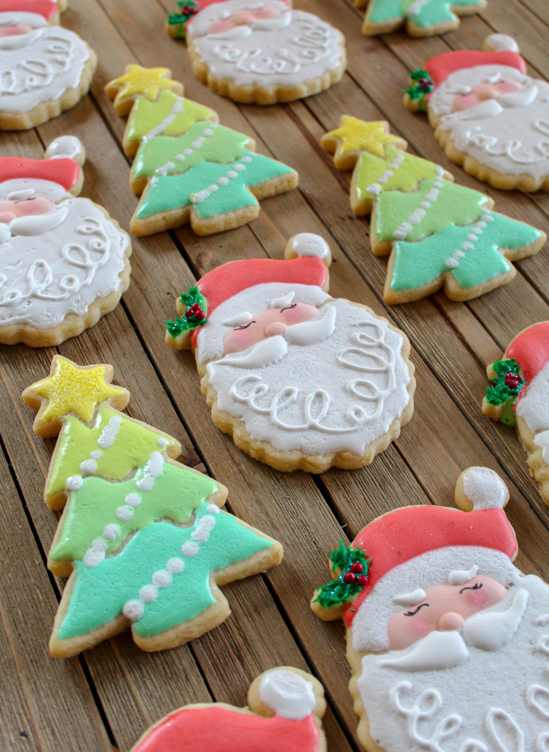 Christmas Sugar Cookies with Royal Icing - Recipes Inspired by Mom