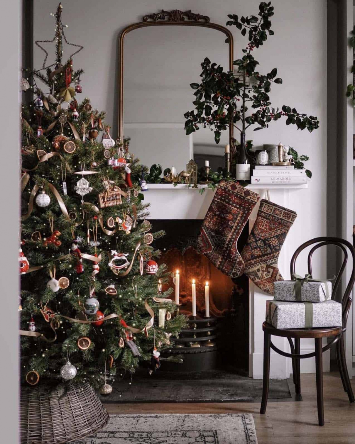 Christmas Tree Decorating Ideas + Trends for  - Jenna Sue Design