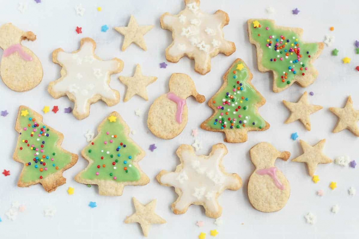 Easy Christmas Cookies for Kids (Fun Cut-Outs!)