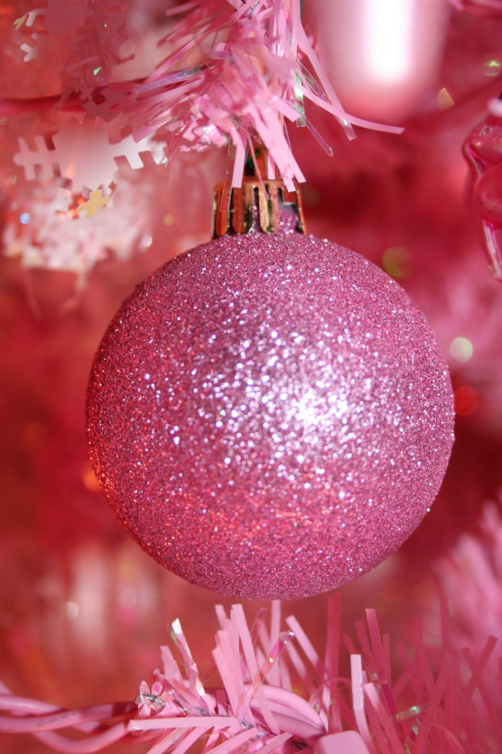 Pink+Lights+for+Christmas+Tree  Think Pretty n Pink!: Pink