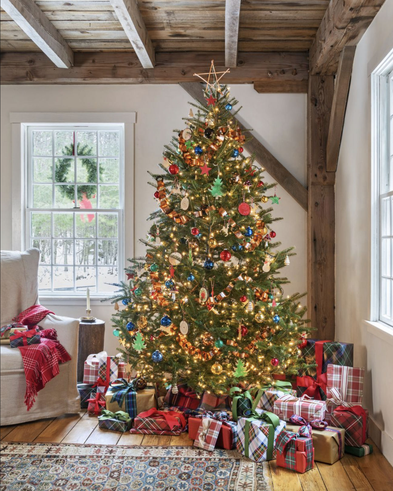 Rustic Christmas Trees to Decorate Your Farmhouse in
