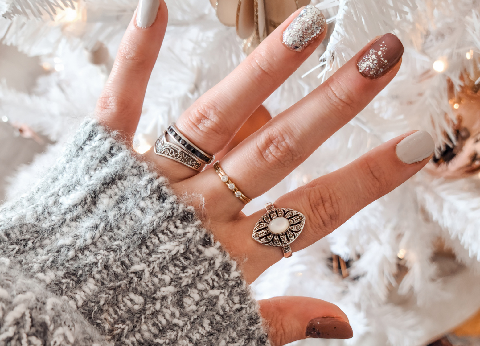Simple Holiday Nails - A Styled Life by Nayla Smith
