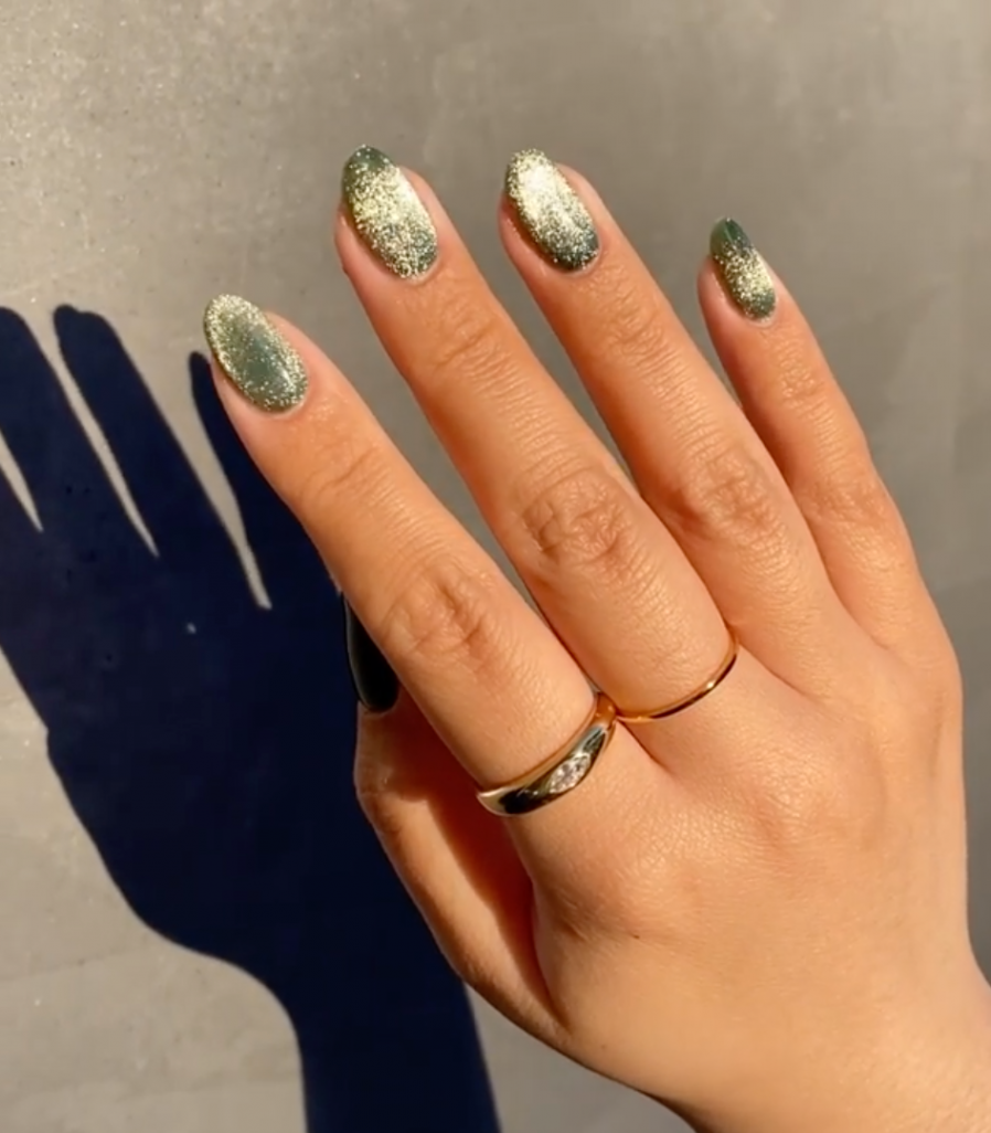 Velvet Nails Are Trending for the Holidays, and They