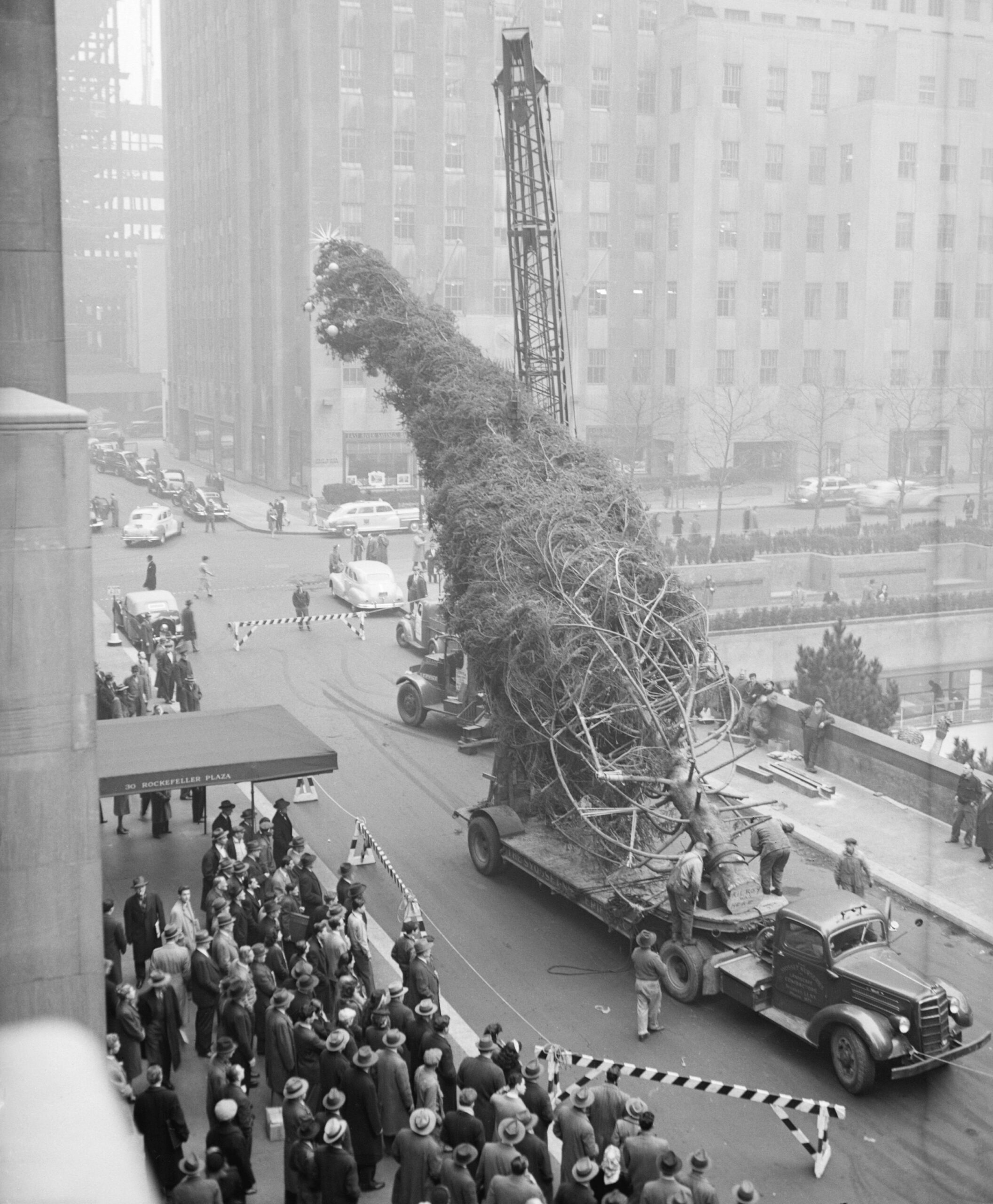 Vintage Photos of New York City During the Holidays