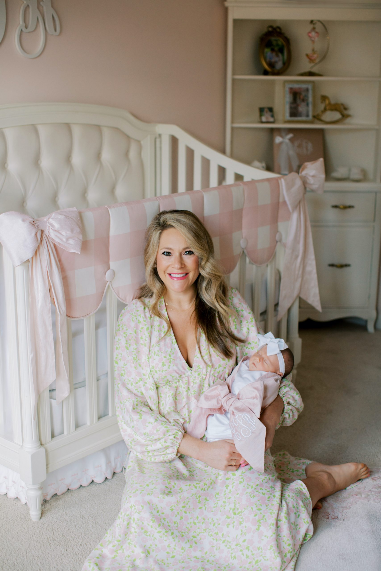 What to Wear for Newborn Family Photos￼ - Simply Maryashley