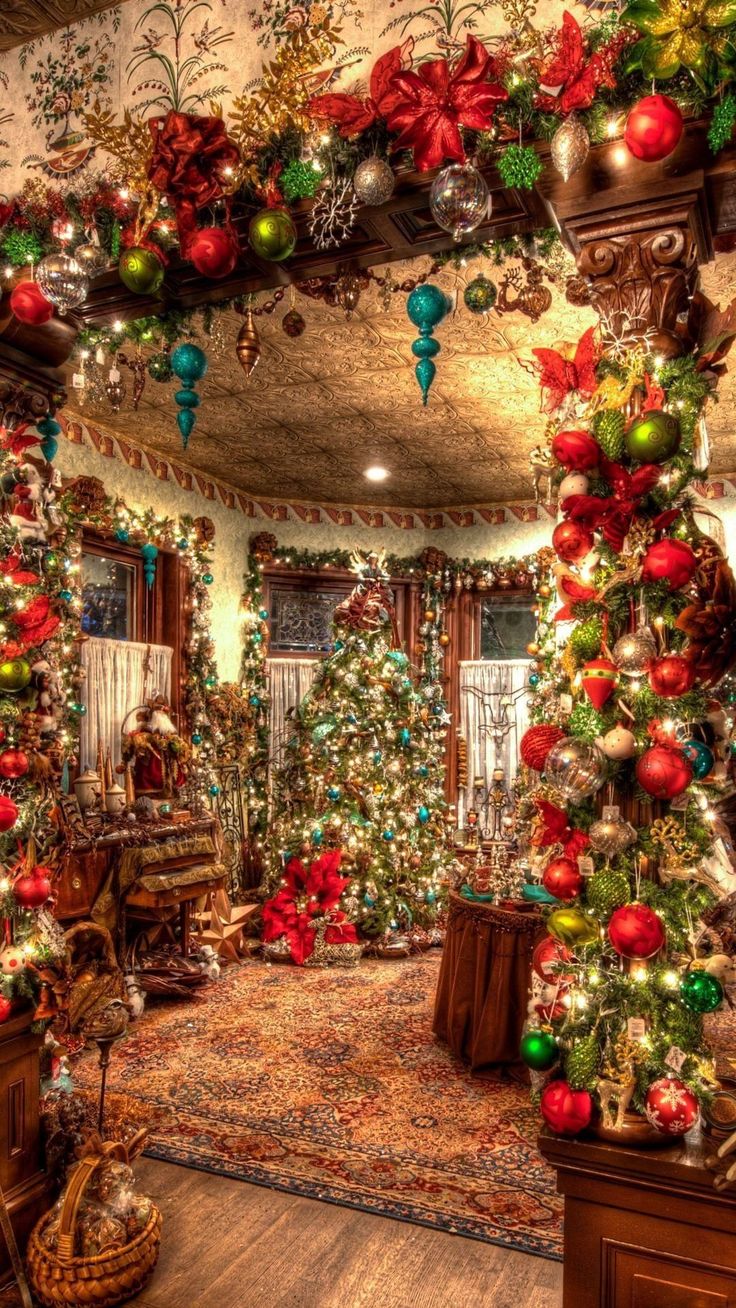 Christmas Tree Wallpaper Home